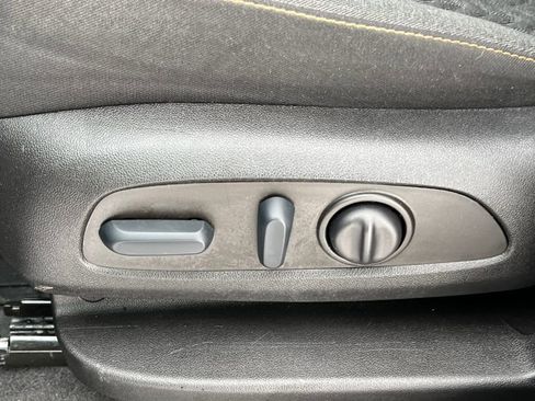 Used 2022 Chevrolet Equinox LT w/ LPO, Floor Liner Package image 8