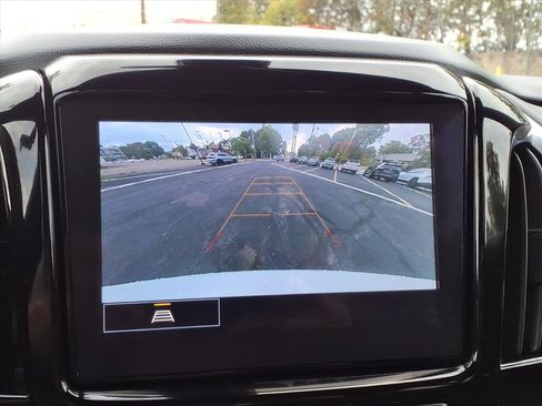 Used 2023 Chevrolet Traverse LT image 22