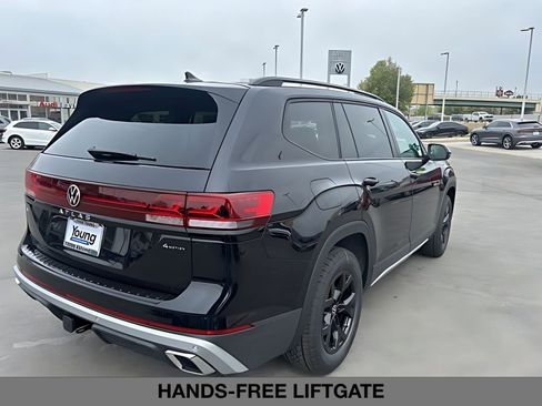 New 2026 Volkswagen Atlas Peak Edition AWD/4WD image 3