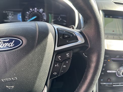 Used 2018 Ford Edge Titanium w/ Equipment Group 302A AWD/4WD image 21