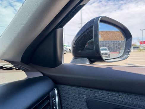 Used 2023 Nissan Rogue SV image 28