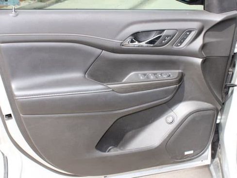 Used 2019 GMC Acadia SLT image 22