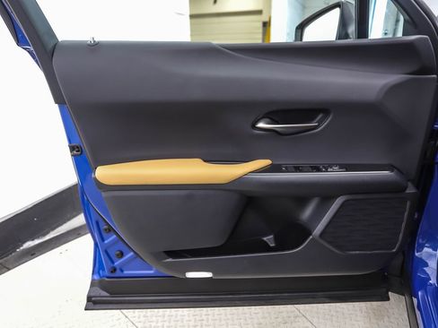 Used 2025 Lexus UX 300h AWD w/ Accessory Package (Z1) image 9