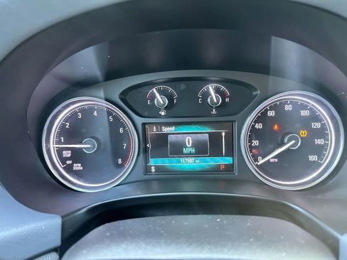 Used 2019 Buick Enclave Essence image 19