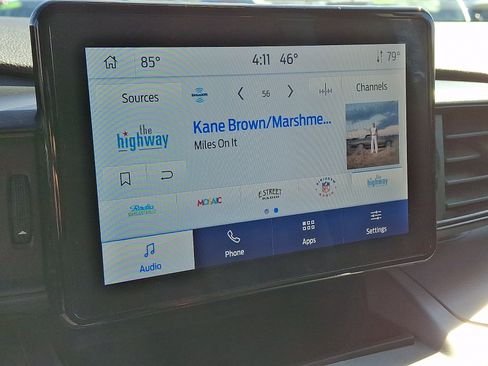 Used 2023 Ford Explorer XLT AWD/4WD image 16