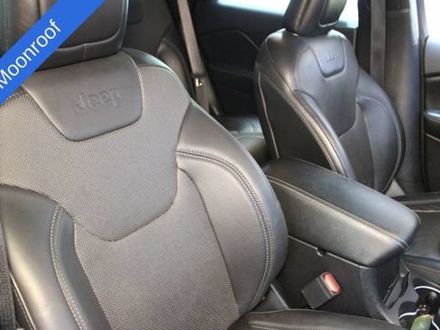 Used 2019 Jeep Cherokee Limited w/ Safetytec Group AWD/4WD image 11