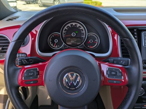 Used 2019 Volkswagen Beetle 2.0T SE w/ SE Premium Package image 21