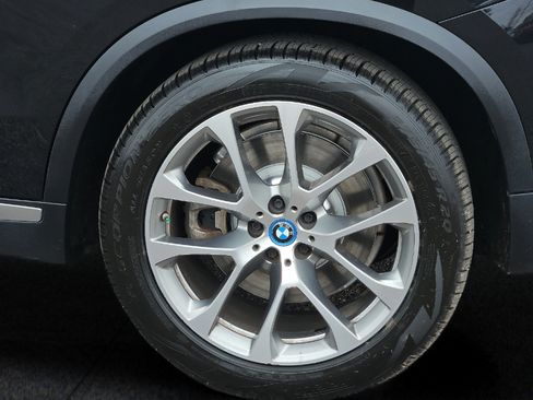 Used 2024 BMW X5 xDrive50e w/ Executive Package AWD/4WD image 8