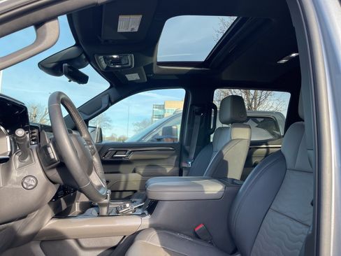 Certified 2023 Chevrolet Silverado 1500 ZR2 w/ Technology Package image 5