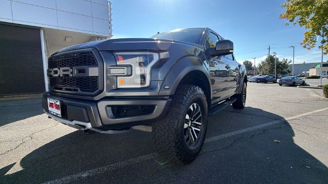 Used 2019 Ford F150 Raptor w/ Equipment Group 802A Luxury AWD/4WD image 9