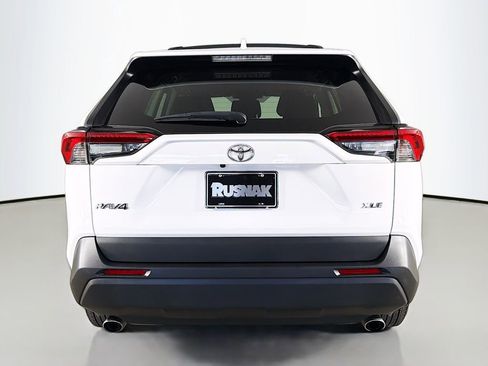 Used 2020 Toyota RAV4 XLE w/ Carpet Mat Package FWD image 6