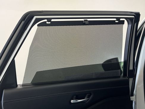 Used 2023 Nissan Pathfinder Platinum image 35