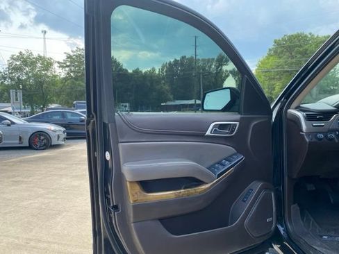 Used 2017 GMC Yukon Denali w/ Open Road Package AWD/4WD image 19