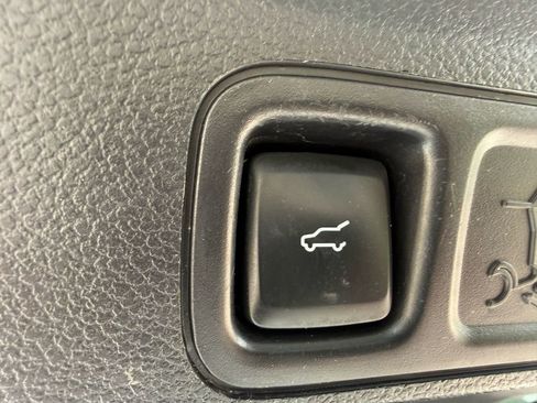 Used 2019 Lincoln Navigator Reserve AWD/4WD image 22