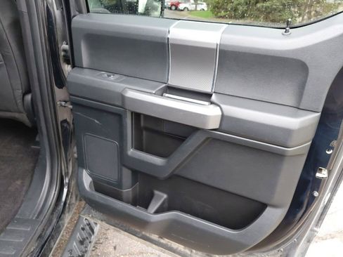 Used 2016 Ford F150 XLT w/ Equipment Group 302A Luxury AWD/4WD image 19