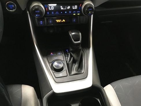 Used 2020 Toyota RAV4 XLE w/ Convenience Package AWD/4WD image 18