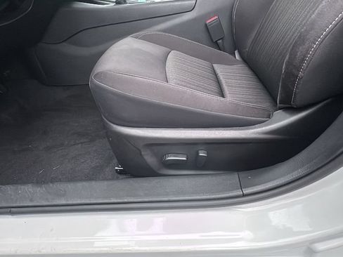 Used 2025 Nissan Altima 2.5 SV FWD image 9