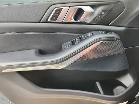 Used 2022 BMW X5 xDrive40i w/ M Sport Package image 22