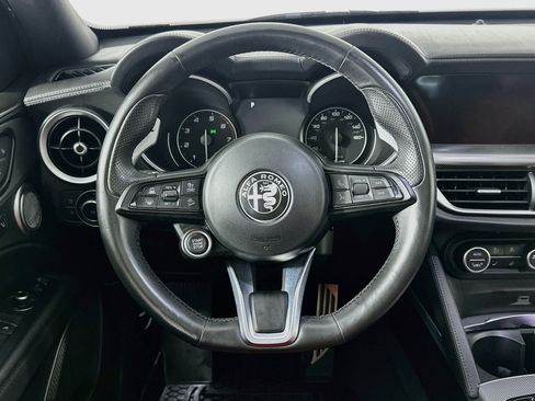Used 2023 Alfa Romeo Stelvio Veloce AWD/4WD image 18