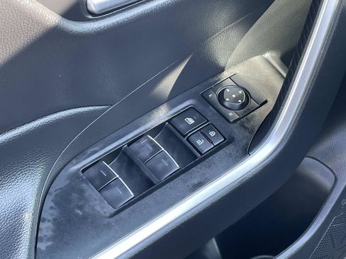 Used 2025 Toyota RAV4 XLE FWD image 22