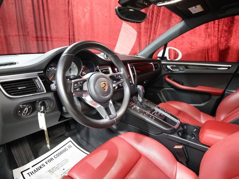Used 2018 Porsche Macan S AWD/4WD image 11