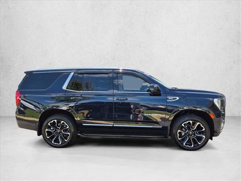 Used 2024 GMC Yukon Denali w/ Advanced Technology Package AWD/4WD image 4