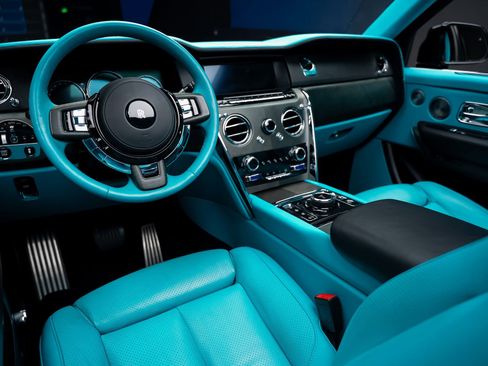 Used 2019 Rolls-Royce Cullinan AWD/4WD image 2