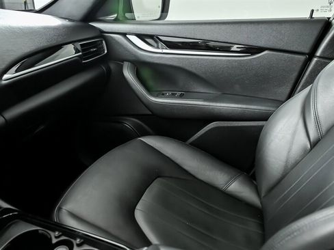 Used 2018 Maserati Levante image 36