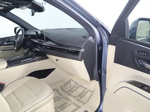 Used 2021 Cadillac Escalade ESV Premium Luxury AWD/4WD image 48