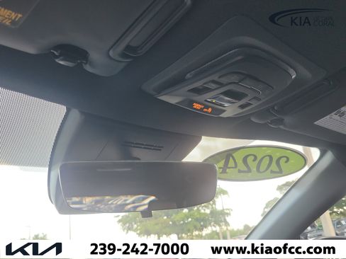 Used 2024 Toyota Corolla Cross AWD Hybrid w/ Convenience Package image 27