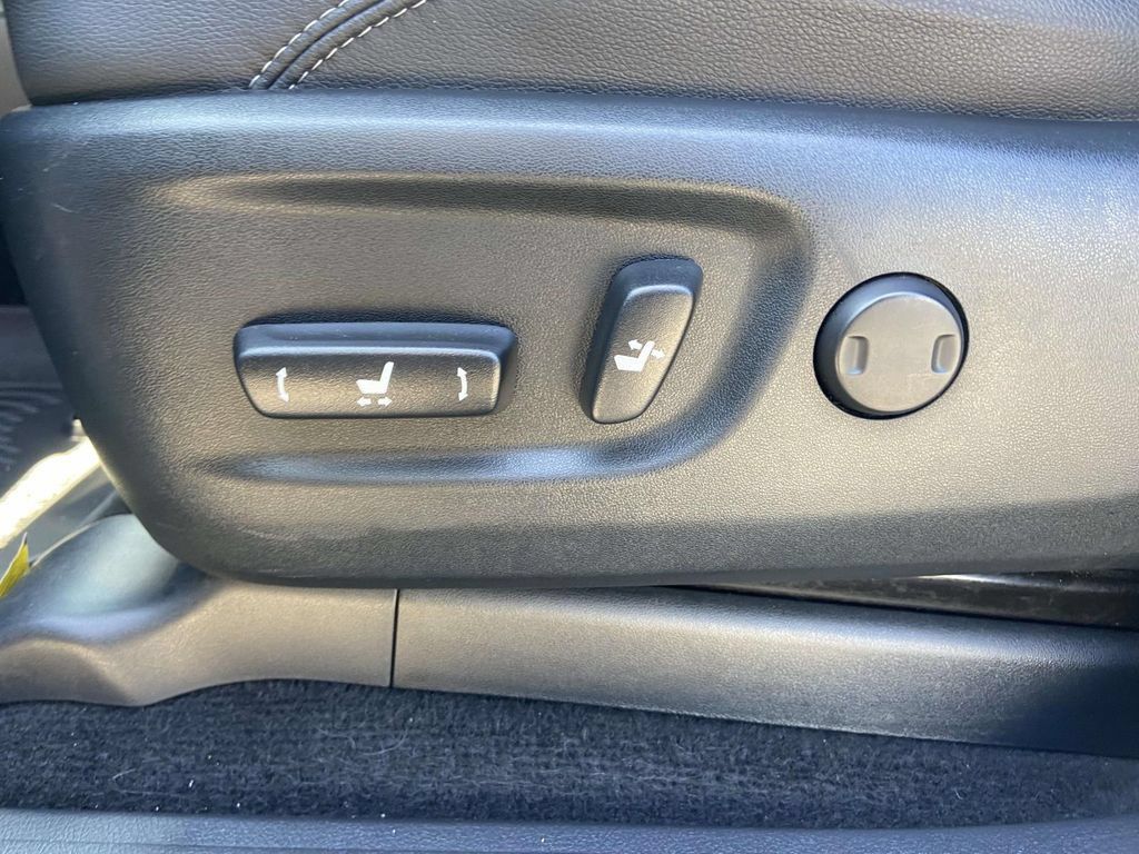Used 2023 Toyota 4Runner SR5 Premium w/ Moonroof Package RWD image 17