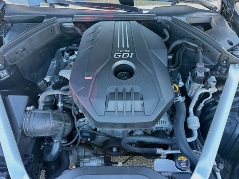 Used 2022 Genesis G70 2.0T w/ Prestige Package RWD image 34