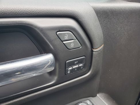 Used 2022 GMC Sierra 1500 AT4 w/ AT4 Preferred Package image 9