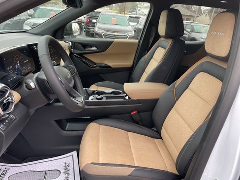 New 2026 Chevrolet Equinox ACTIV image 3