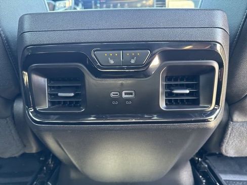 Used 2023 Chevrolet Silverado 1500 ZR2 w/ Technology Package AWD/4WD image 10