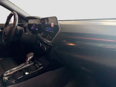 Used 2024 Chevrolet Trax RS FWD image 28