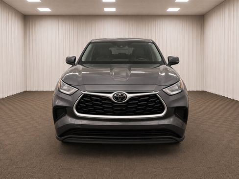 Used 2020 Toyota Highlander L FWD image 8