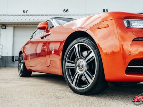 Used 2015 Rolls-Royce Wraith RWD image 31