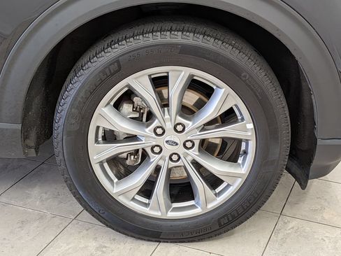 Used 2023 Ford Explorer Limited AWD/4WD image 12