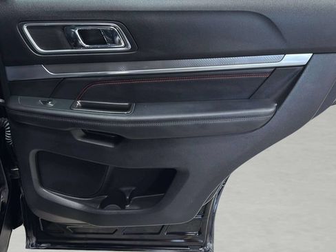 Used 2018 Ford Explorer Sport AWD/4WD image 13