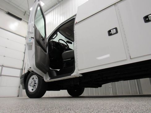 Used 2018 Chevrolet Express 3500 w/ Power Convenience Package image 33