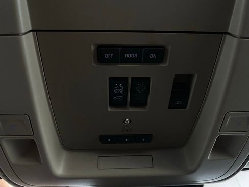 Used 2018 Chevrolet Silverado 3500 High Country image 34