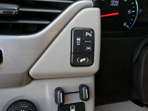 Used 2019 GMC Yukon XL Denali w/ Open Road Package image 32