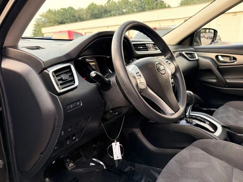 Used 2016 Nissan Rogue S AWD/4WD image 17