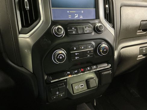 Used 2022 Chevrolet Silverado 2500 LT AWD/4WD image 21