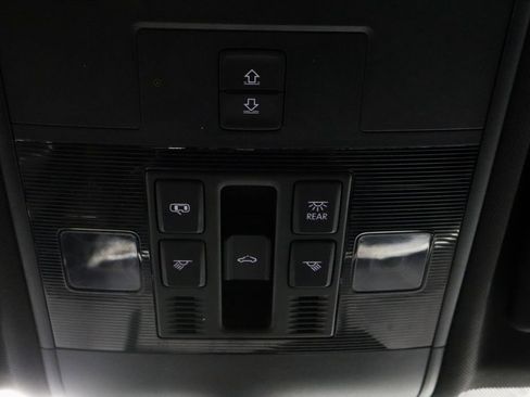 Used 2021 Volkswagen Atlas Cross Sport SE w/ Panoramic Sunroof Package image 32