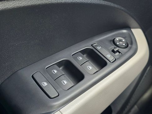 Used 2026 Hyundai Venue SEL FWD image 22