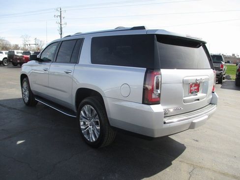 Used 2019 GMC Yukon XL Denali image 8