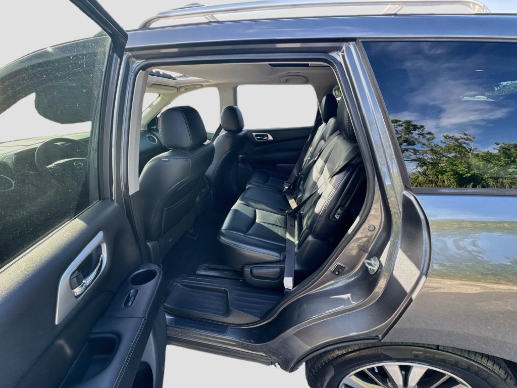 Used 2017 Nissan Pathfinder SL w/ SL Premium Package FWD image 25