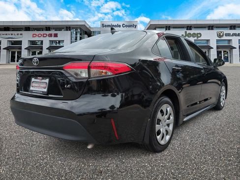 Used 2025 Toyota Corolla LE image 8